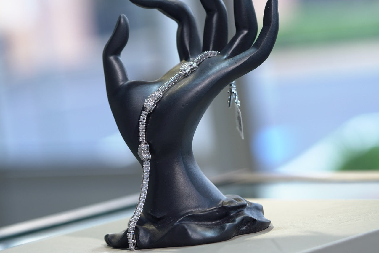 10KT 2.25CT DIAMOND HEART BRACELET WG