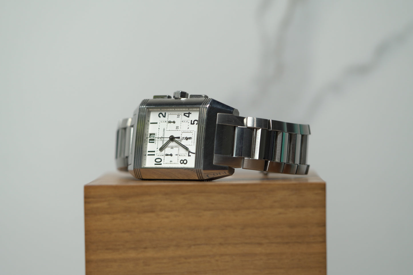 Jaeger Le Coultre Reverso Squadra GMT Stainless Steel 35mm Silver Bracelet Watch Only 230.8.45/7018120