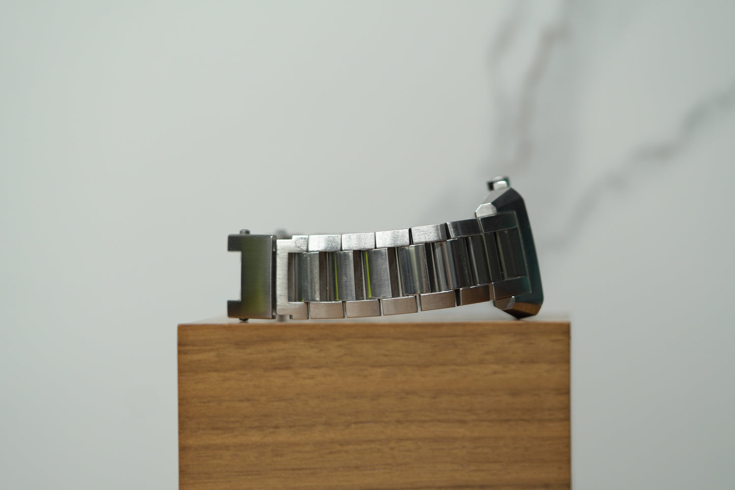 Jaeger Le Coultre Reverso Squadra GMT Stainless Steel 35mm Silver Bracelet Watch Only 230.8.45/7018120