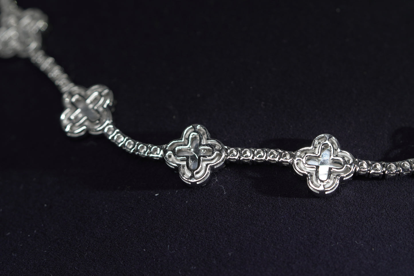 10KT 5.25CT. DIAMOND CLOVER CHAIN WG