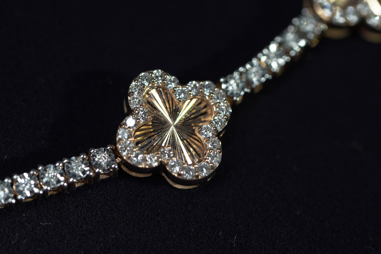 10KT 5.25CT. DIAMOND CLOVER CHAIN RG