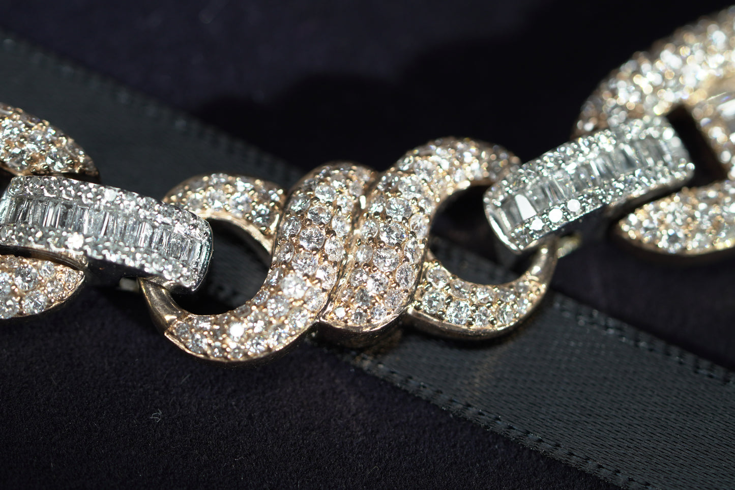 10KT 25.58CT INFINITY DIAMOND CHAIN WG/RG