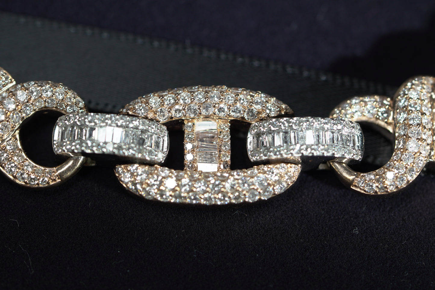 10KT 25.58CT INFINITY DIAMOND CHAIN WG/RG