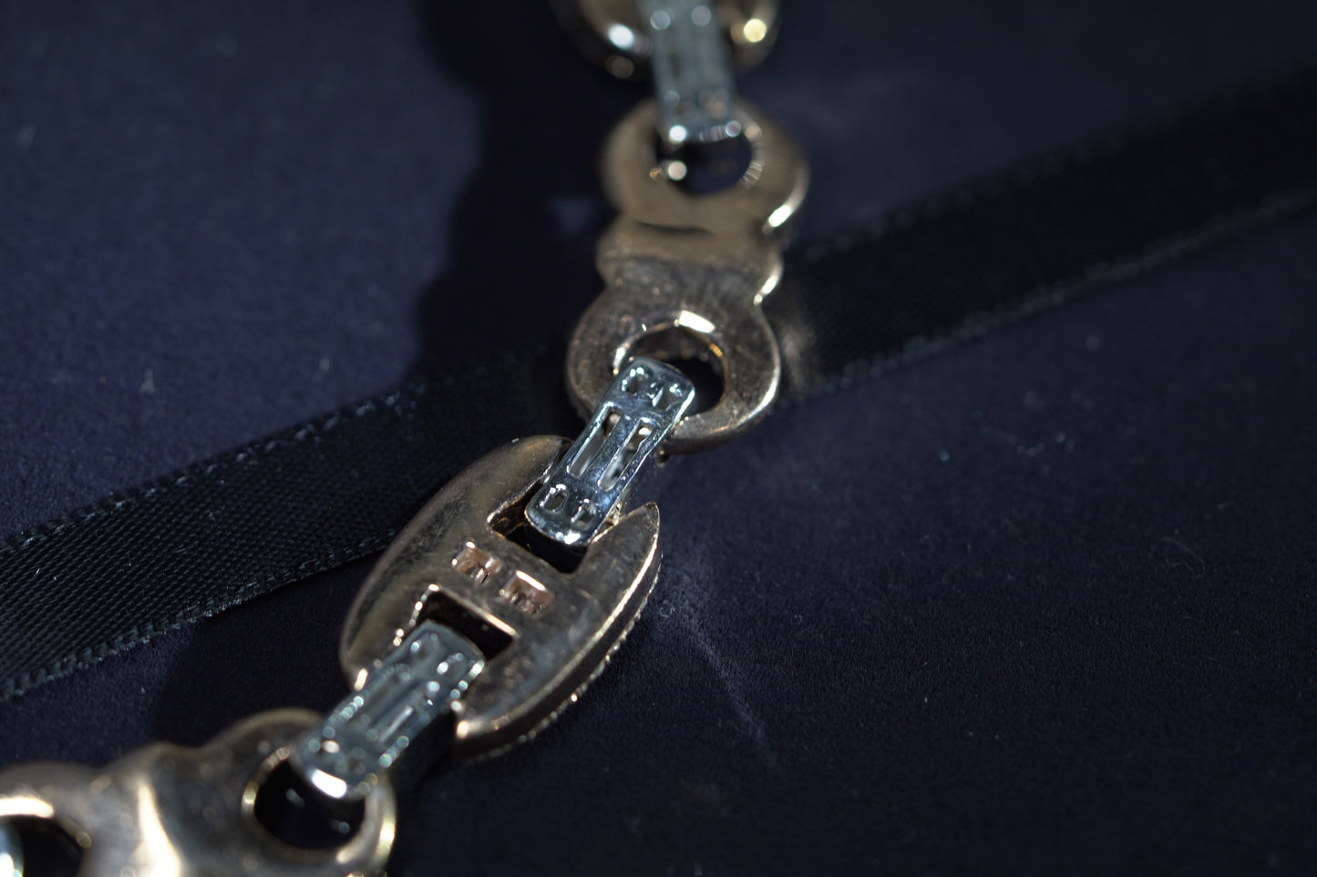 10KT 25.58CT INFINITY DIAMOND CHAIN WG/RG