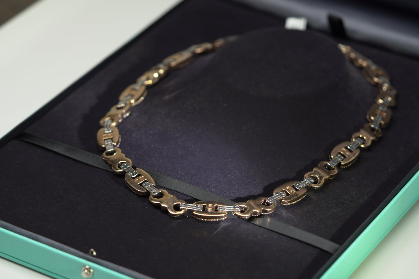 10KT 25.58CT INFINITY DIAMOND CHAIN WG/RG