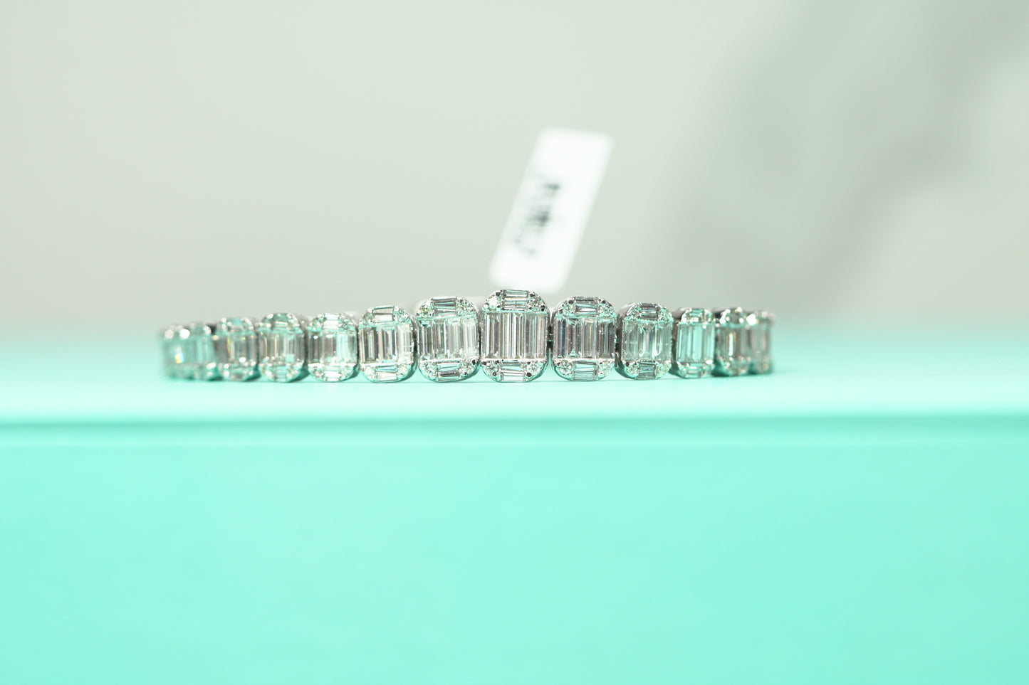 14KT 10.40CT. WG BAGUETTE GRADIENT BRACELET