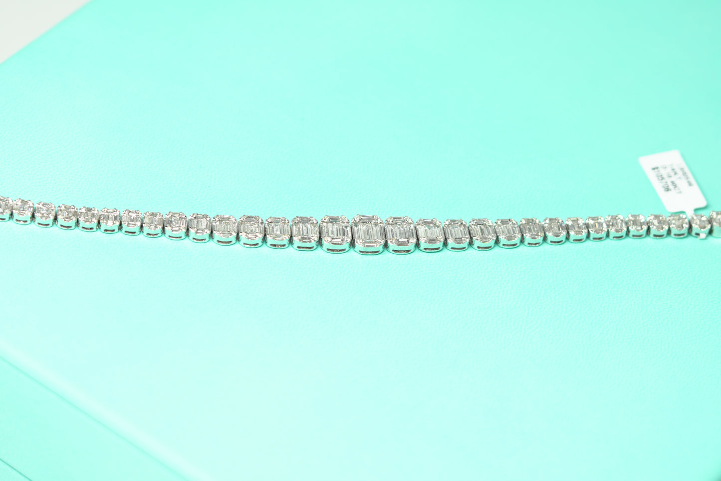 14KT 10.40CT. WG BAGUETTE GRADIENT BRACELET