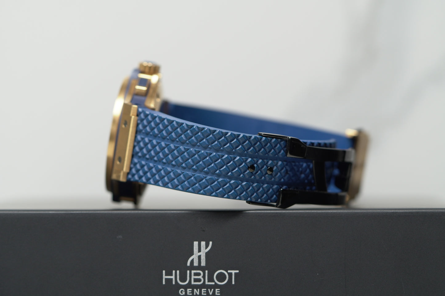Hublot Big Bang Rose Gold 44mm Blue Rubber Watch Only 301PX7180LR