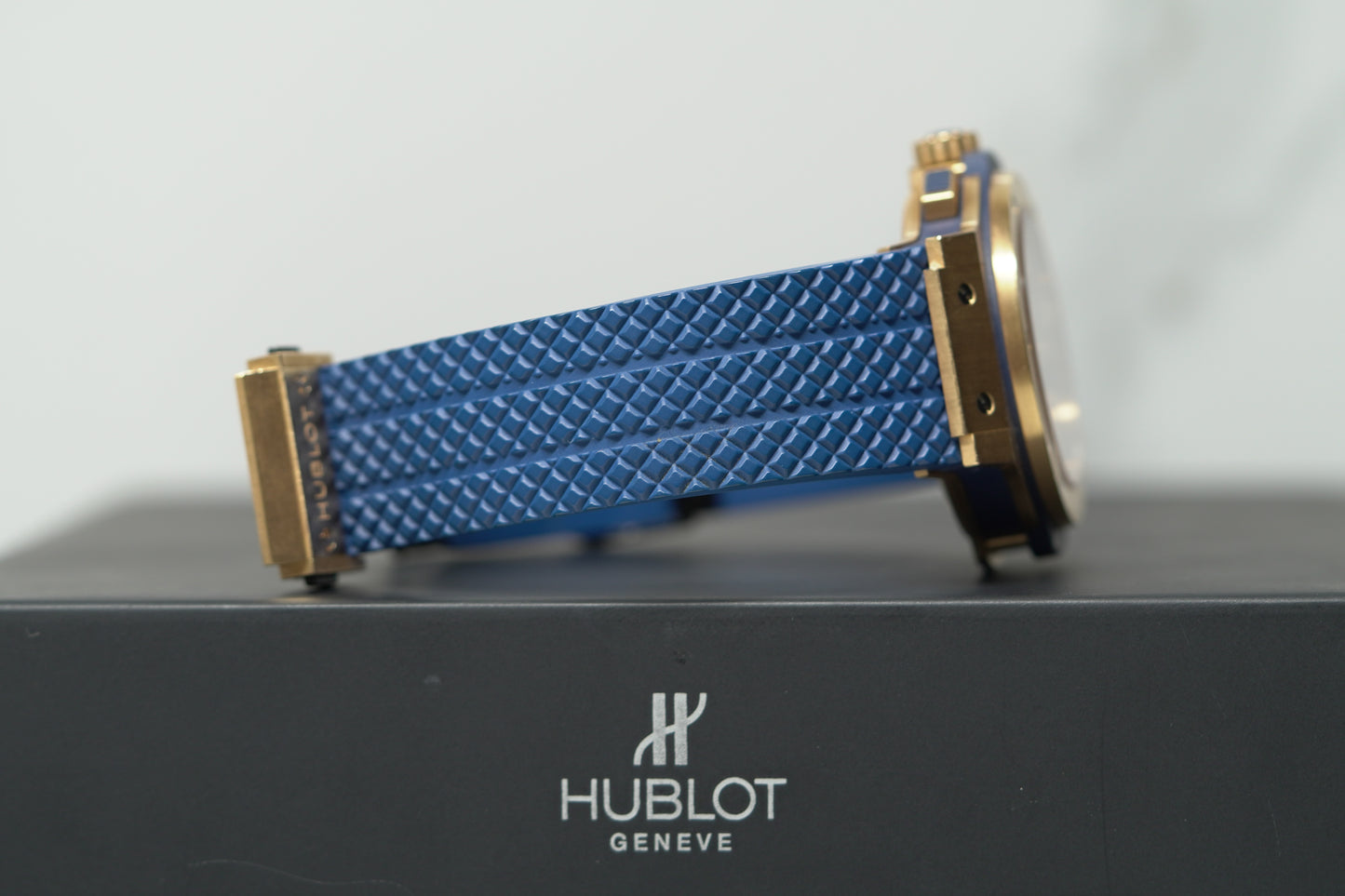 Hublot Big Bang Rose Gold 44mm Blue Rubber Watch Only 301PX7180LR
