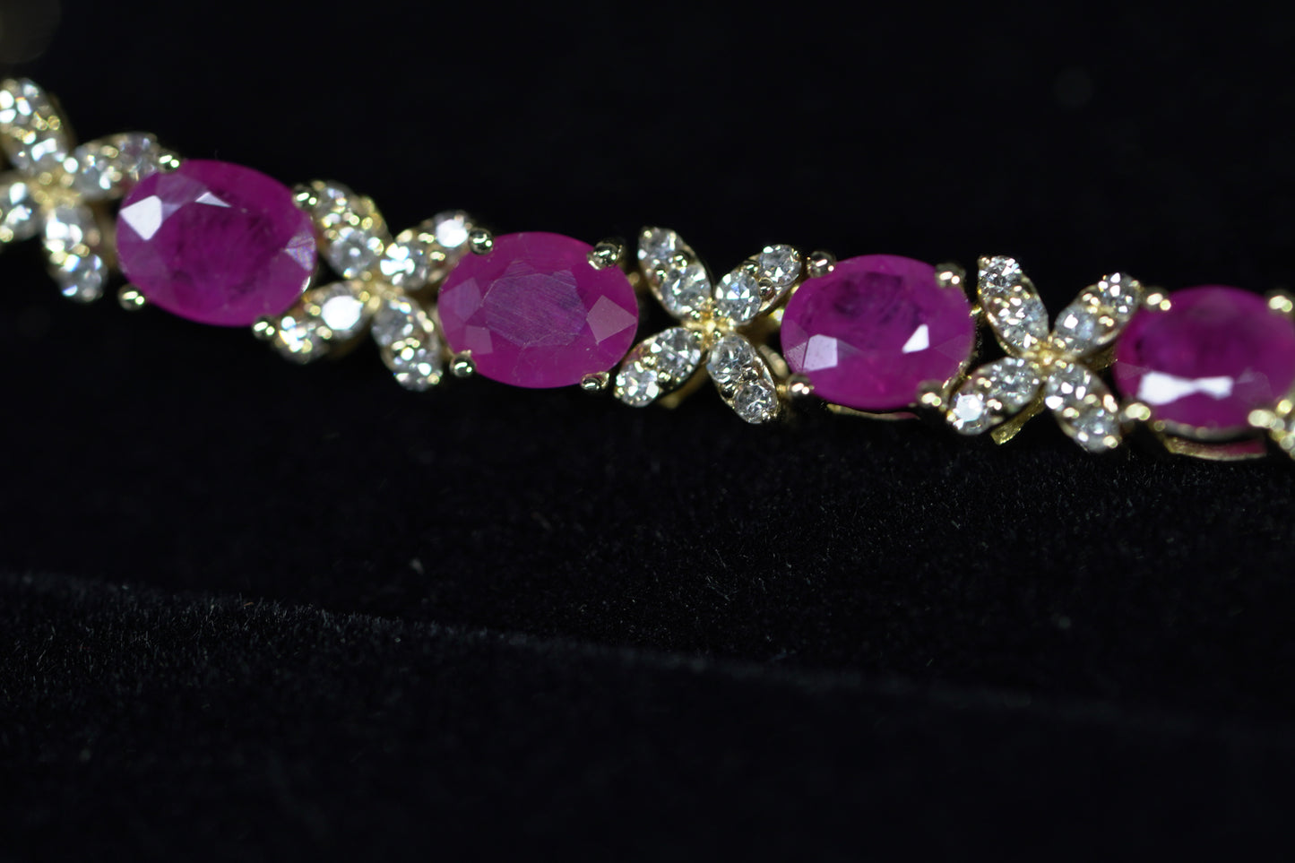 14KT 1.30CT DIAMOND RUBY BRACELET YG