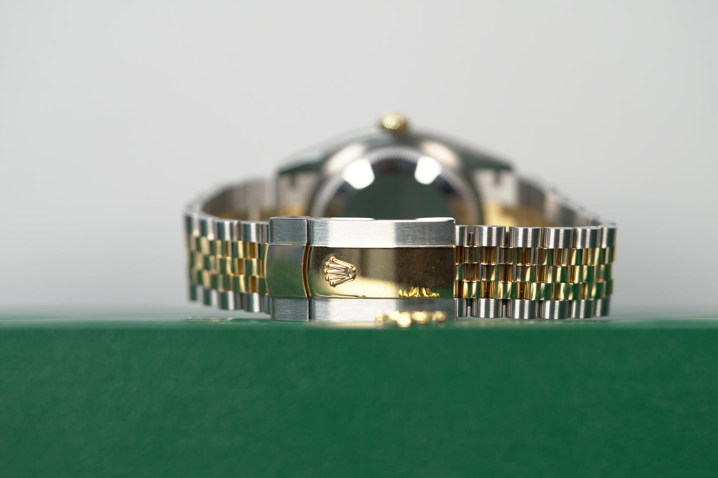 Rolex Datejust Two Tone Yellow Fluted 36mm Green Roman Jubilee Box & Papers 2024 126233