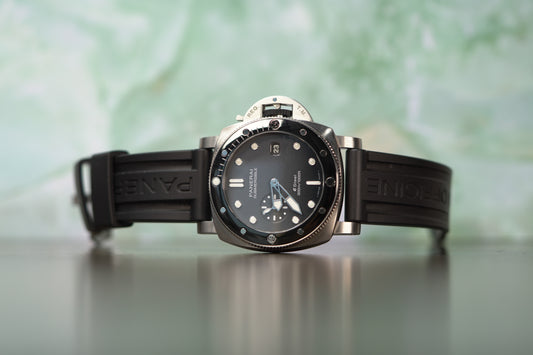 Panerai Submersible Quaranta Quattro Esteel 44mm Grey Rubber Box & Papers UNK PAM01288