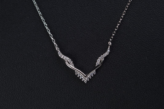 Silver Diamond V Necklace 2.2g