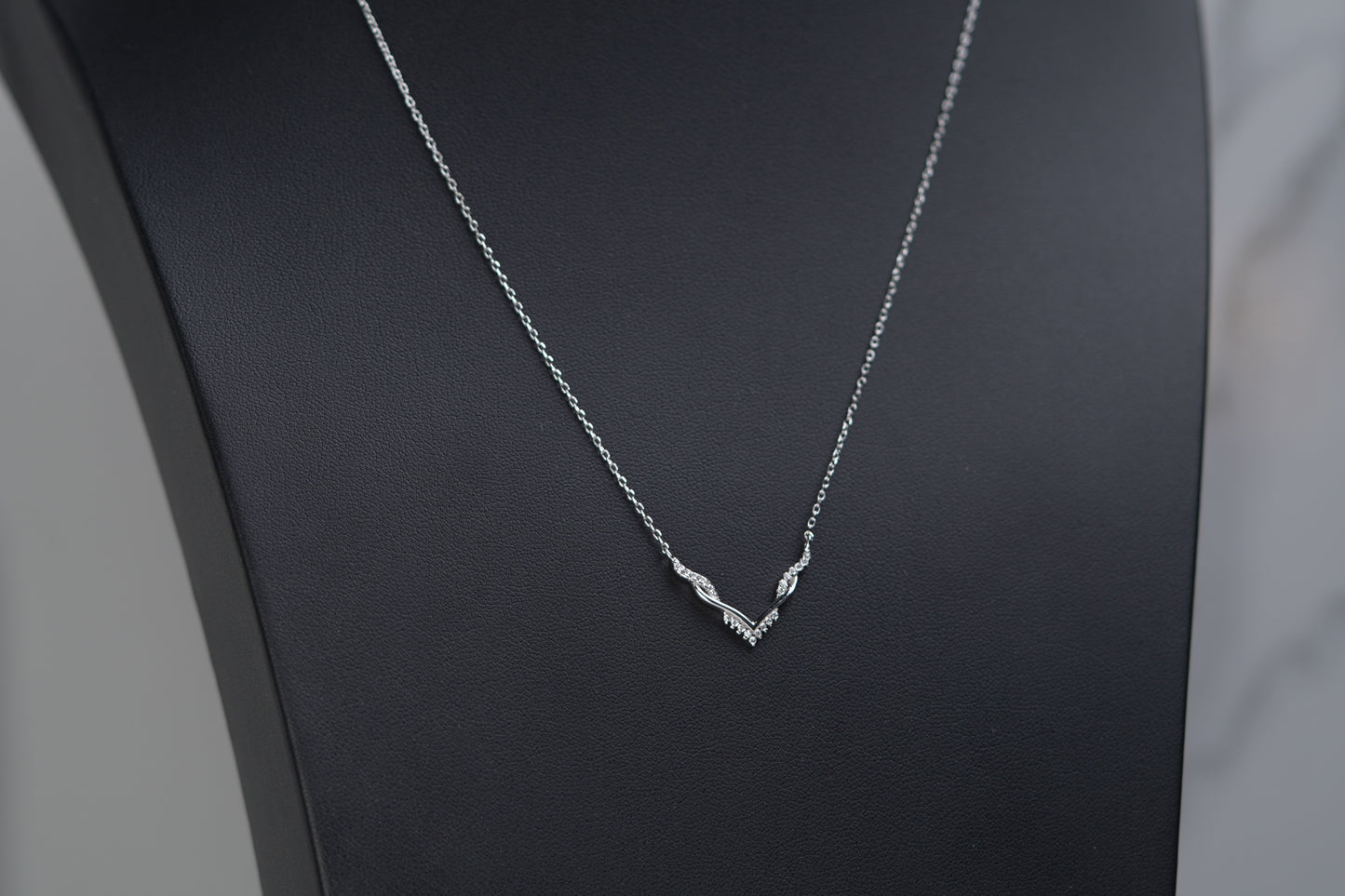 Silver Diamond V Necklace 2.2g