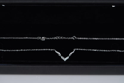 Silver Diamond V Necklace 2.2g